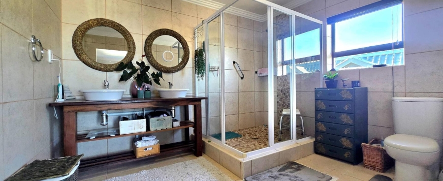 6 Bedroom Property for Sale in Franskraal Western Cape